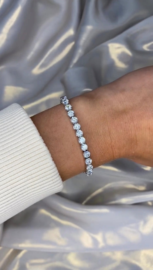 Elegant Classic Diamond Tennis Bracelet in White Gold – Round Cut Stones
